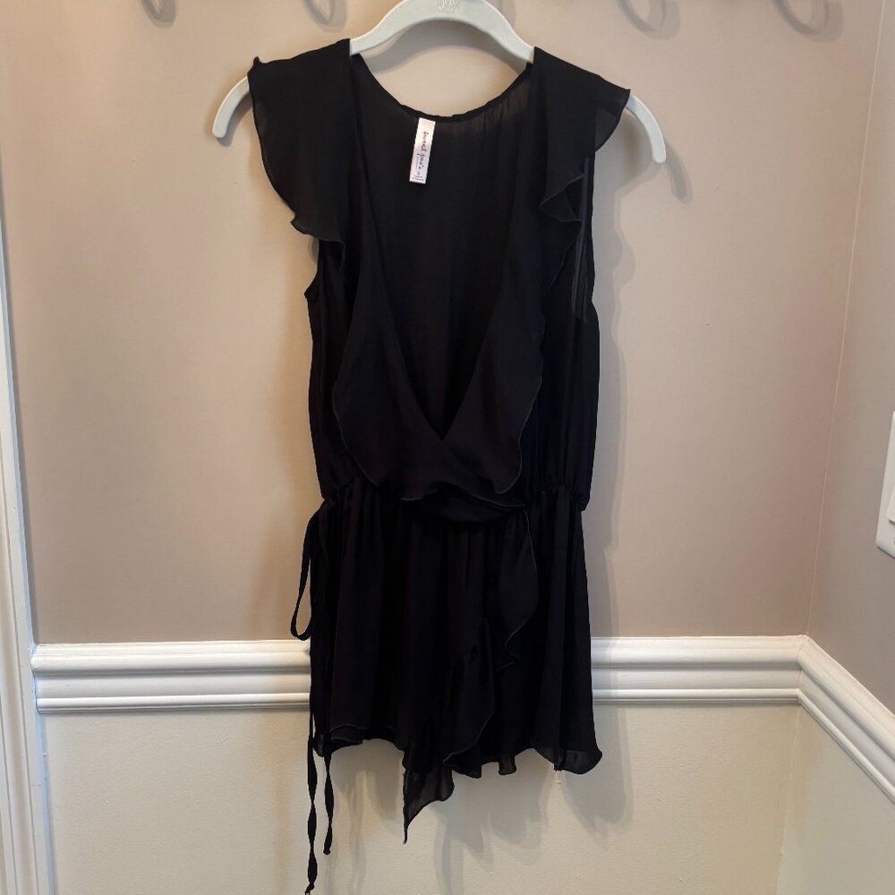SWEET PEA by Staci Frati Woman's Ruffled Top/Cover-up Size S in color Black